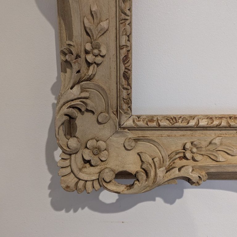 Woodcarver in Watford, London,Berkhampsted, Hemel Hempstead,Oxford,etc. I undertake work throughout England. Artistic wood carving picture frames, building interior